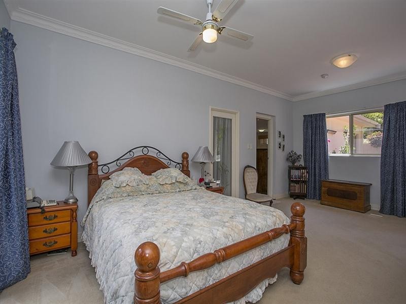 9 Davies Crescent, Gooseberry Hill WA 6076