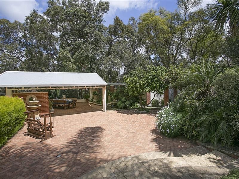 9 Davies Crescent, Gooseberry Hill WA 6076