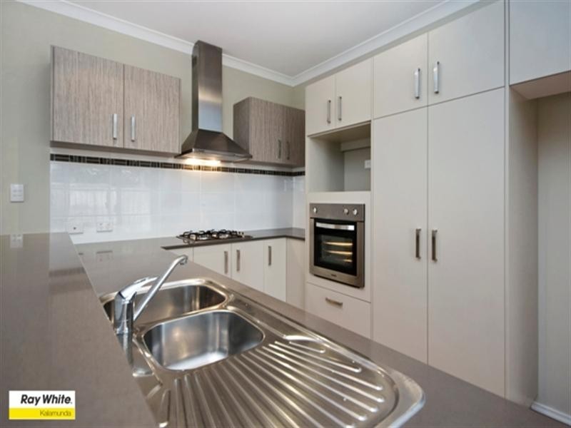 Unit 2, 14 Heath Road, Kalamunda WA 6076