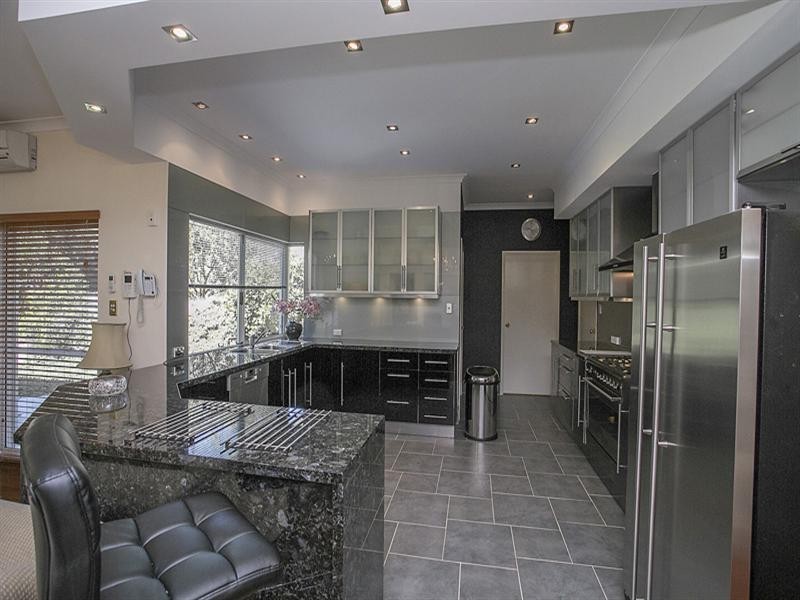 8 Taylor Road, Kalamunda WA 6076