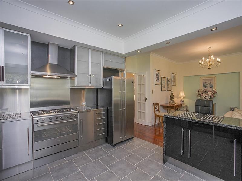 8 Taylor Road, Kalamunda WA 6076