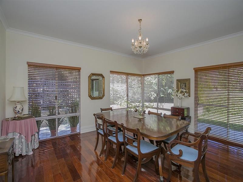 8 Taylor Road, Kalamunda WA 6076