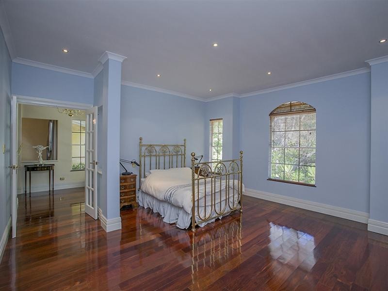 8 Taylor Road, Kalamunda WA 6076