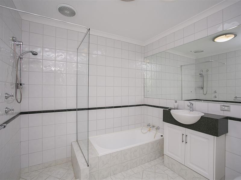 8 Taylor Road, Kalamunda WA 6076