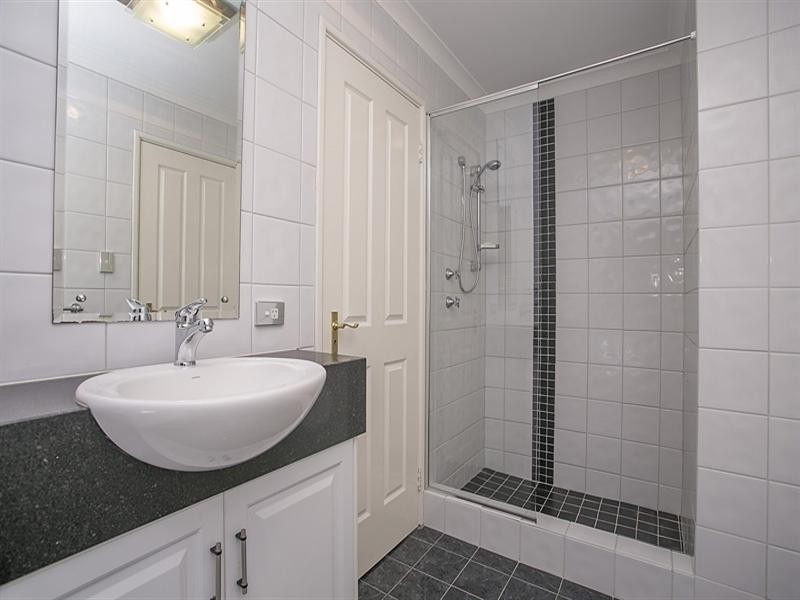 8 Taylor Road, Kalamunda WA 6076