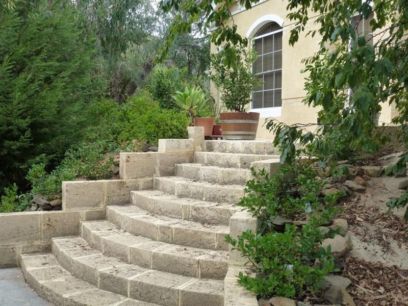 8 Taylor Road, Kalamunda WA 6076