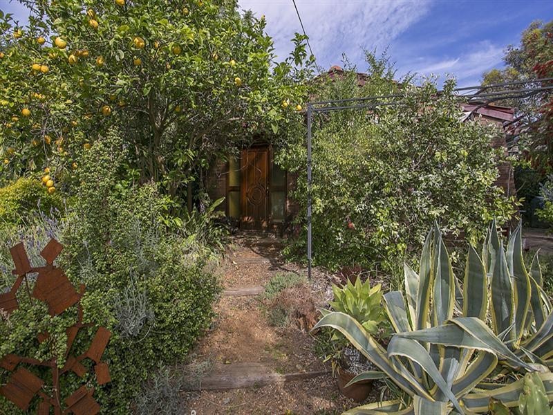 10 Currawong Crescent, Walliston WA 6076