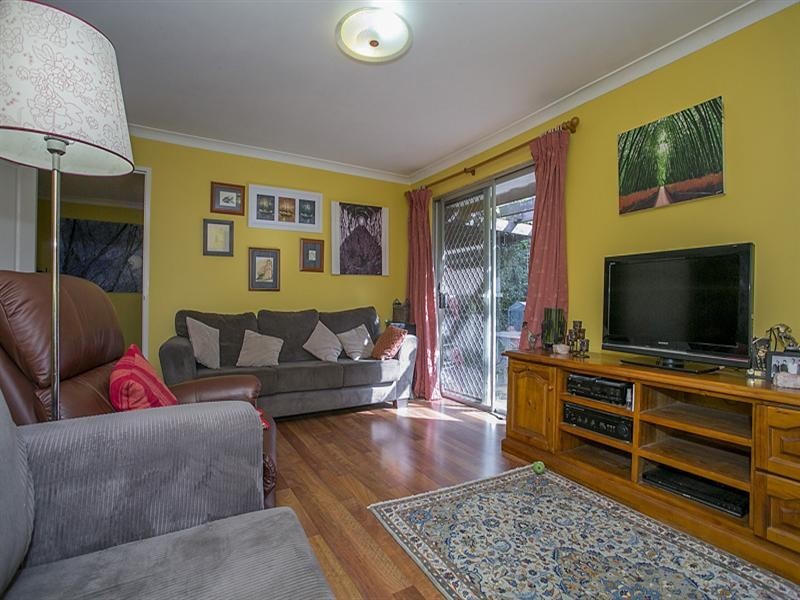 10 Currawong Crescent, Walliston WA 6076