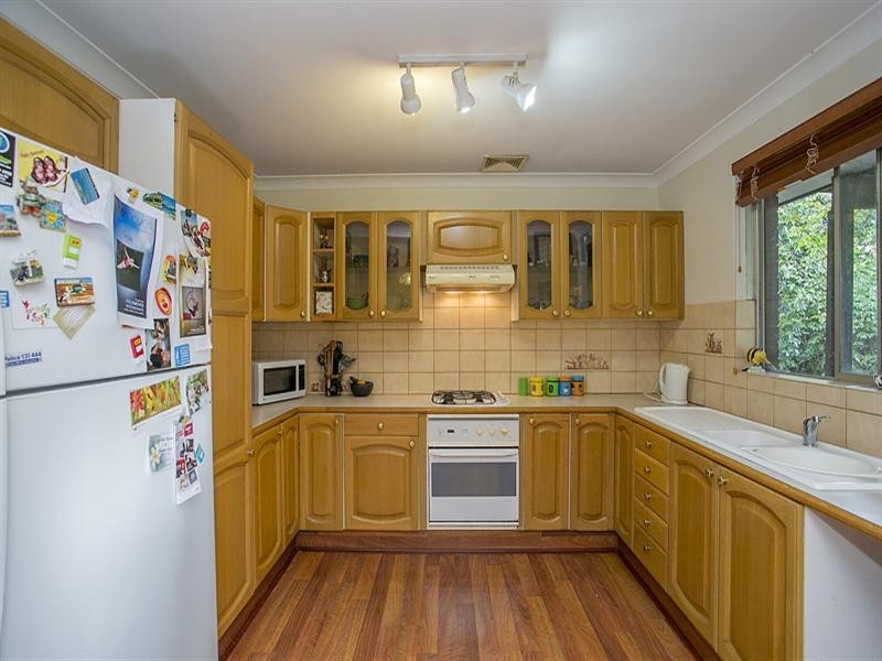 10 Currawong Crescent, Walliston WA 6076