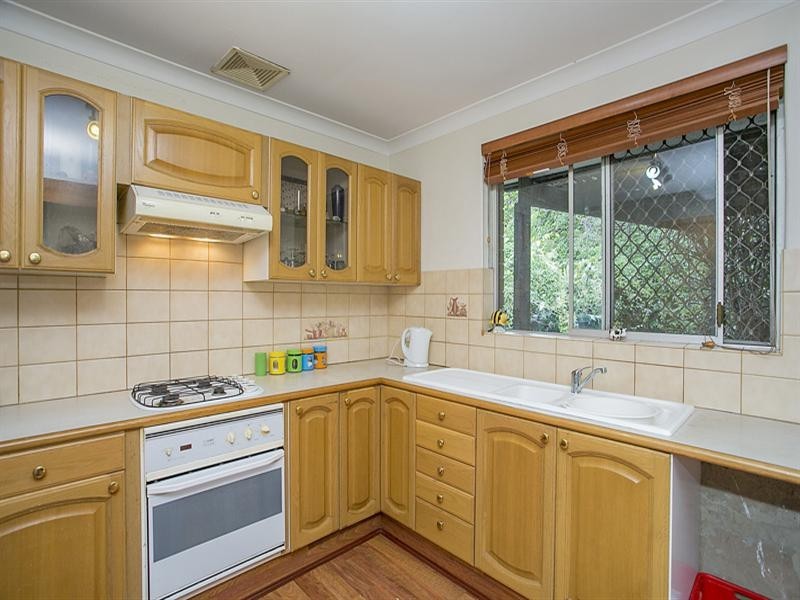 10 Currawong Crescent, Walliston WA 6076