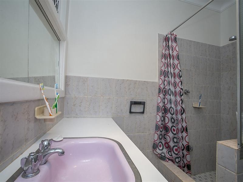 56 Lyndhurst Road, Kalamunda WA 6076