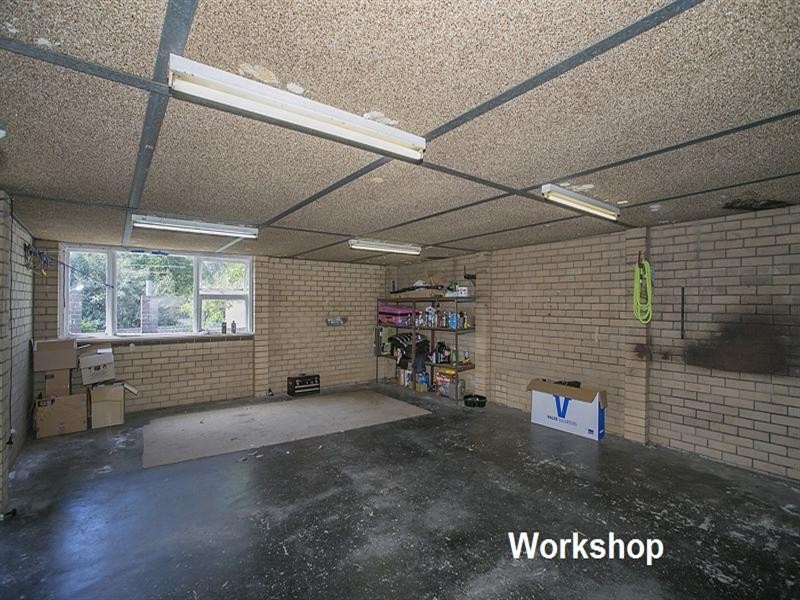 56 Lyndhurst Road, Kalamunda WA 6076