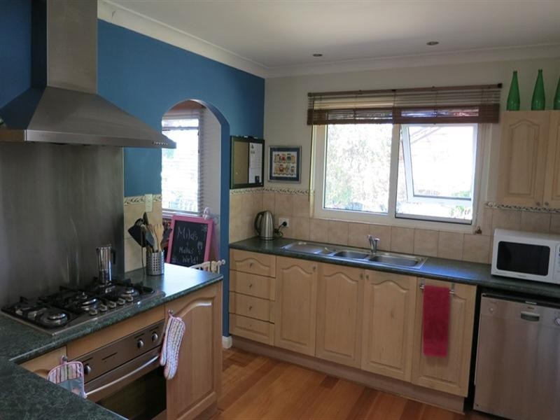 15 Shield Road, Lesmurdie WA 6076