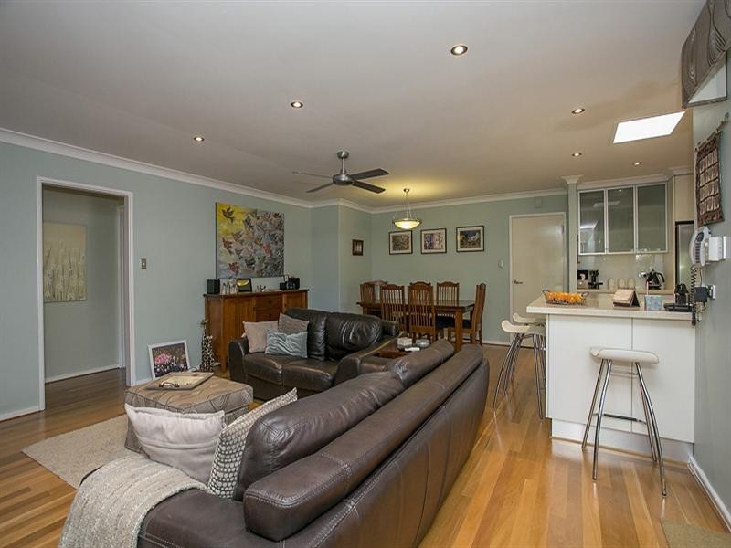 9 Burrinjuck Road, Gooseberry Hill WA 6076