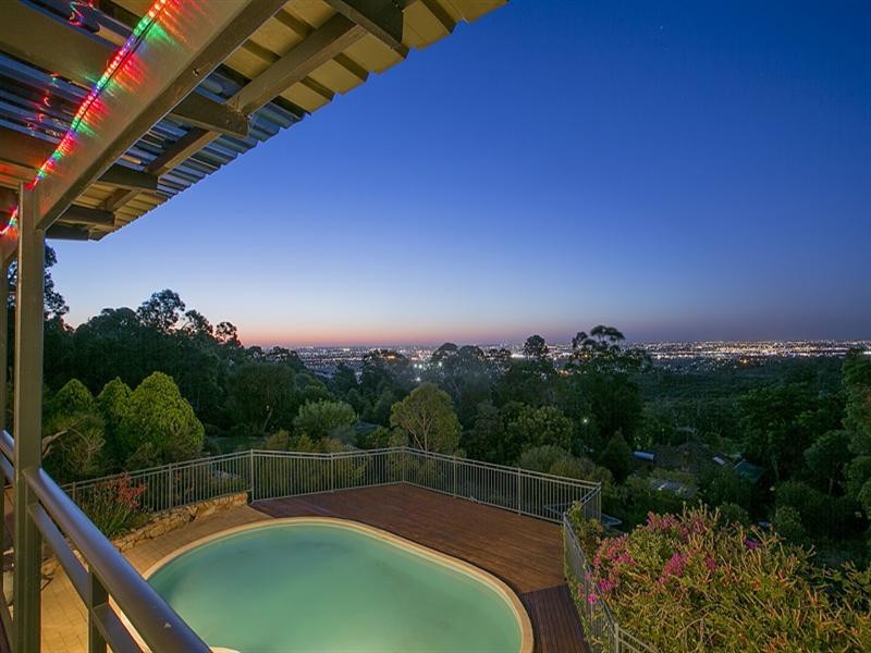 55 Nelson Crescent, Lesmurdie WA 6076