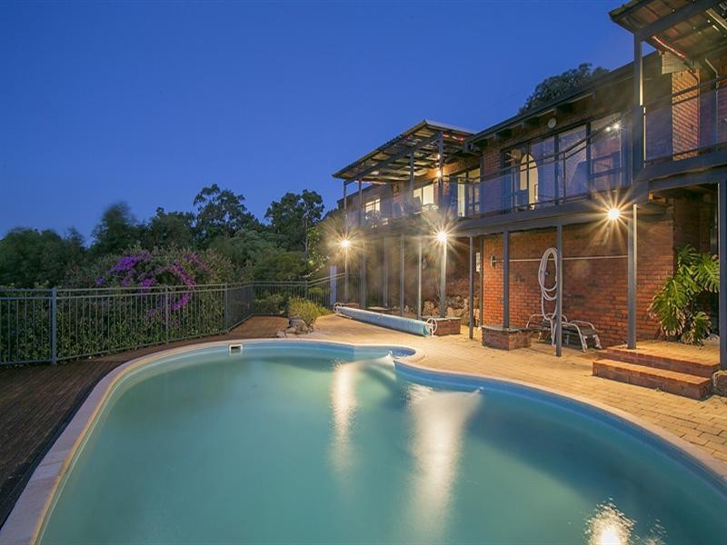 55 Nelson Crescent, Lesmurdie WA 6076