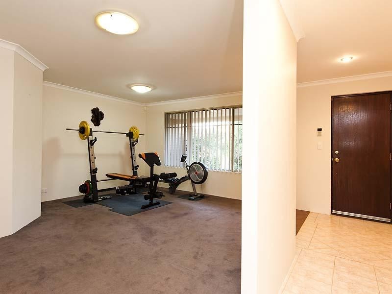 15 Nirimba Close, South Guildford WA 6055