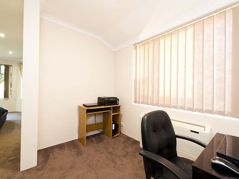 15 Nirimba Close, South Guildford WA 6055