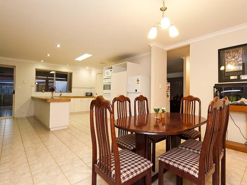 15 Nirimba Close, South Guildford WA 6055