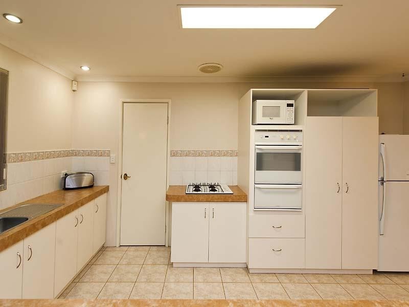 15 Nirimba Close, South Guildford WA 6055