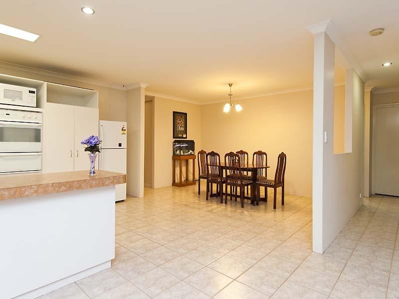 15 Nirimba Close, South Guildford WA 6055