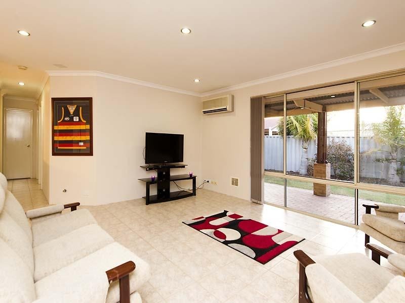 15 Nirimba Close, South Guildford WA 6055