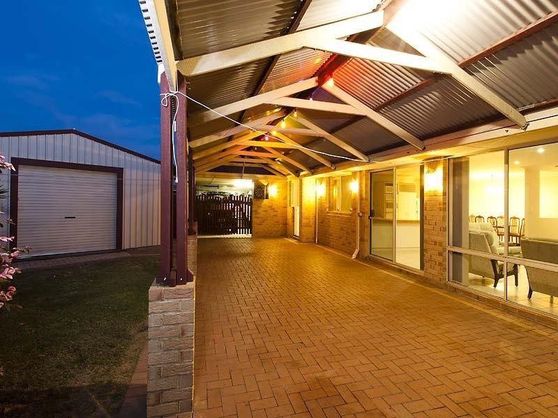 15 Nirimba Close, South Guildford WA 6055