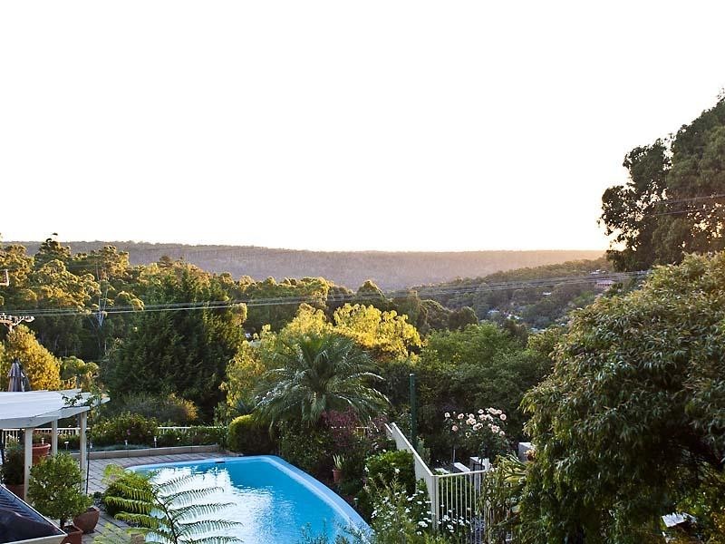 12 Orchid Drive, Roleystone WA 6111