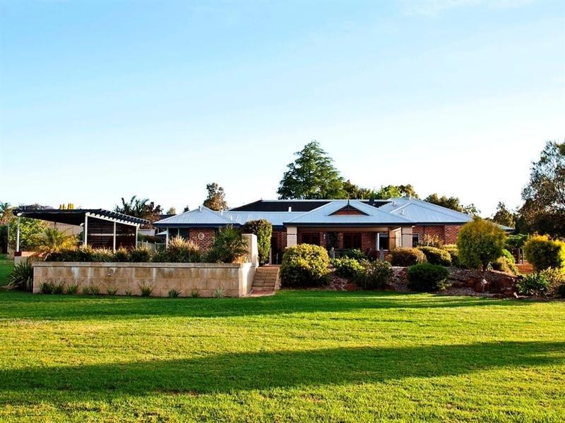 181 Pomeroy Road, Lesmurdie WA 6076