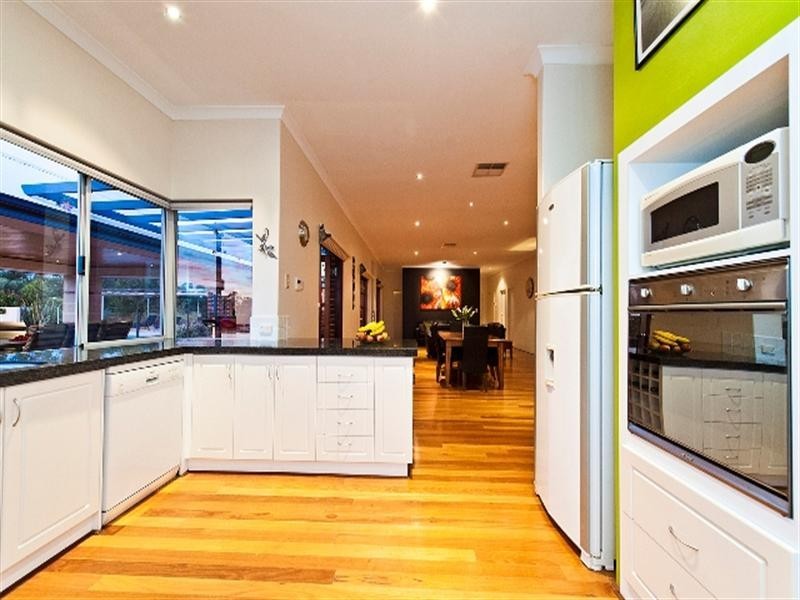 181 Pomeroy Road, Lesmurdie WA 6076