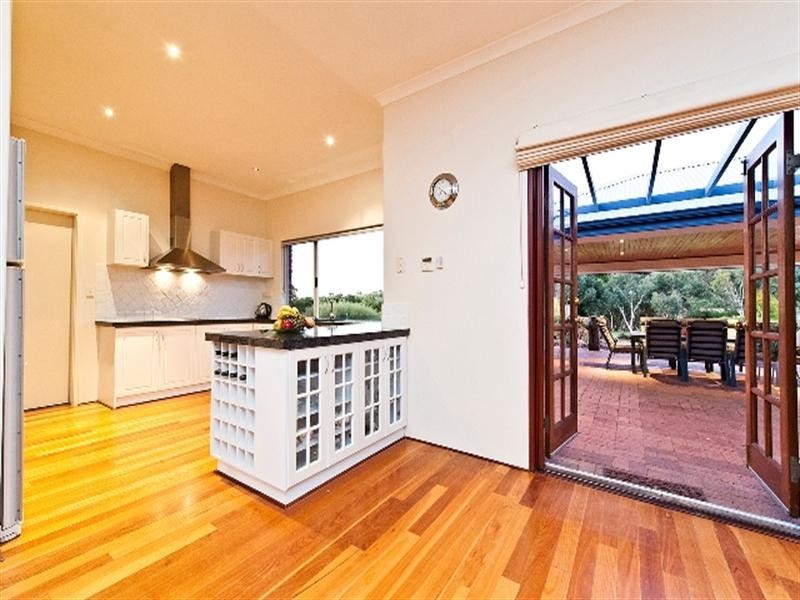 181 Pomeroy Road, Lesmurdie WA 6076