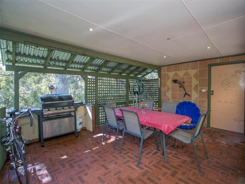 16 Maxine Court, Lesmurdie WA 6076