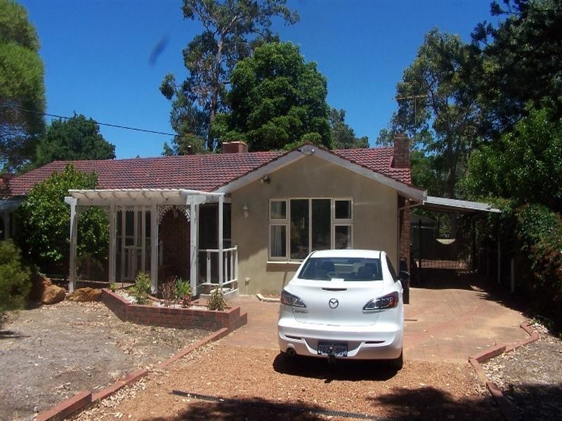 40 Kadina Road, Gooseberry Hill WA 6076