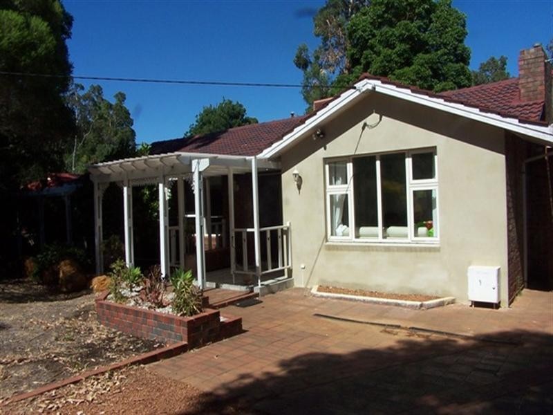 40 Kadina Road, Gooseberry Hill WA 6076