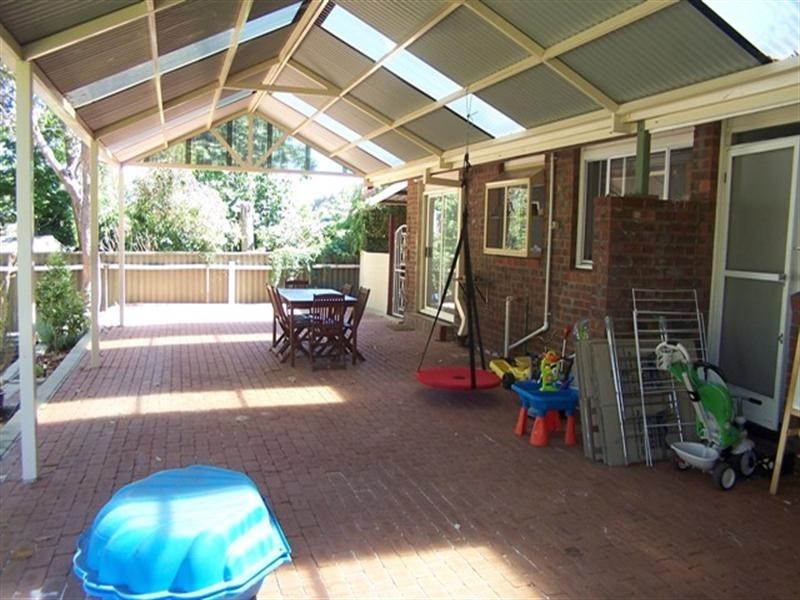 40 Kadina Road, Gooseberry Hill WA 6076