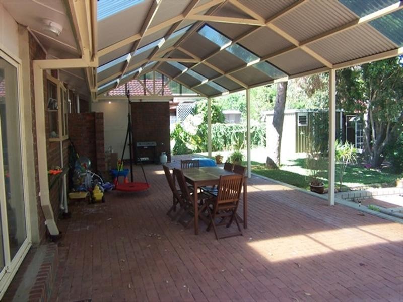 40 Kadina Road, Gooseberry Hill WA 6076