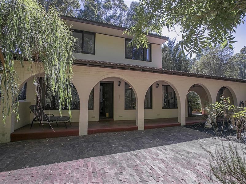 64 Valencia Road, Carmel WA 6076
