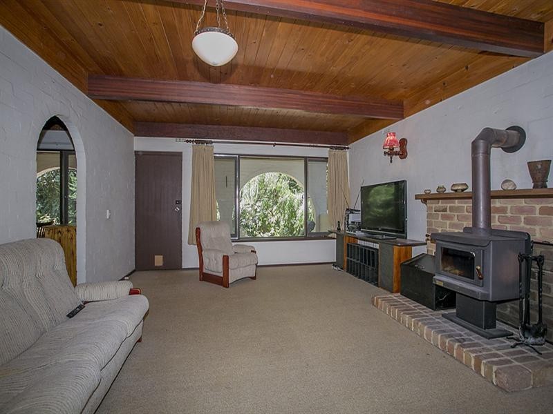 64 Valencia Road, Carmel WA 6076