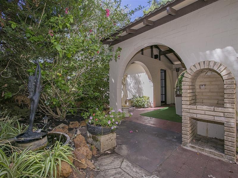 64 Valencia Road, Carmel WA 6076