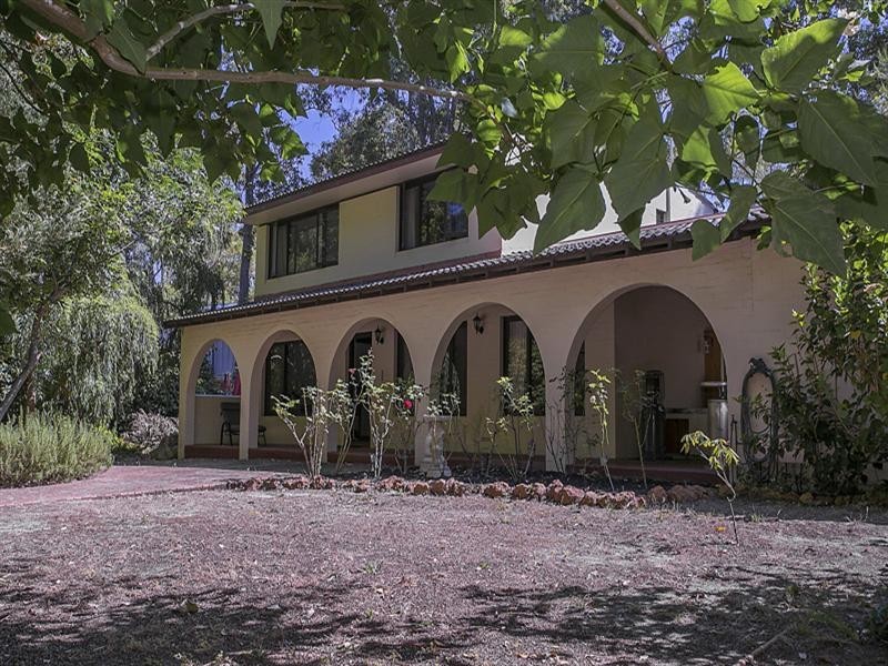64 Valencia Road, Carmel WA 6076