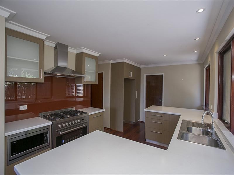 12 Shirley Road, Walliston WA 6076