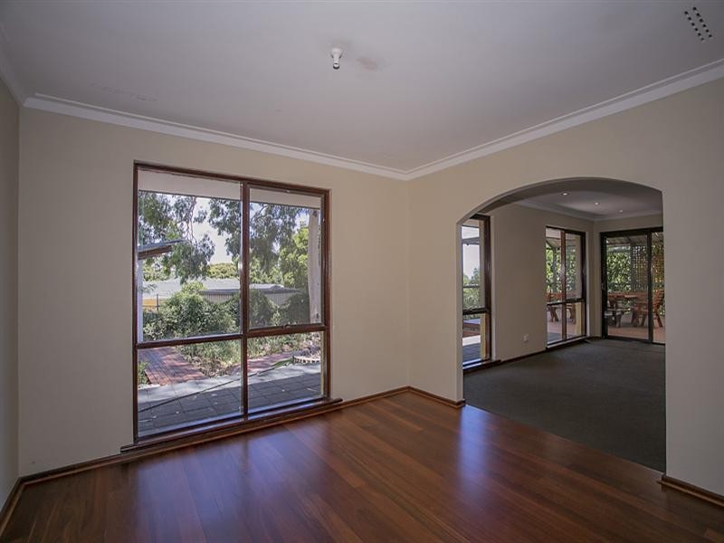 12 Shirley Road, Walliston WA 6076