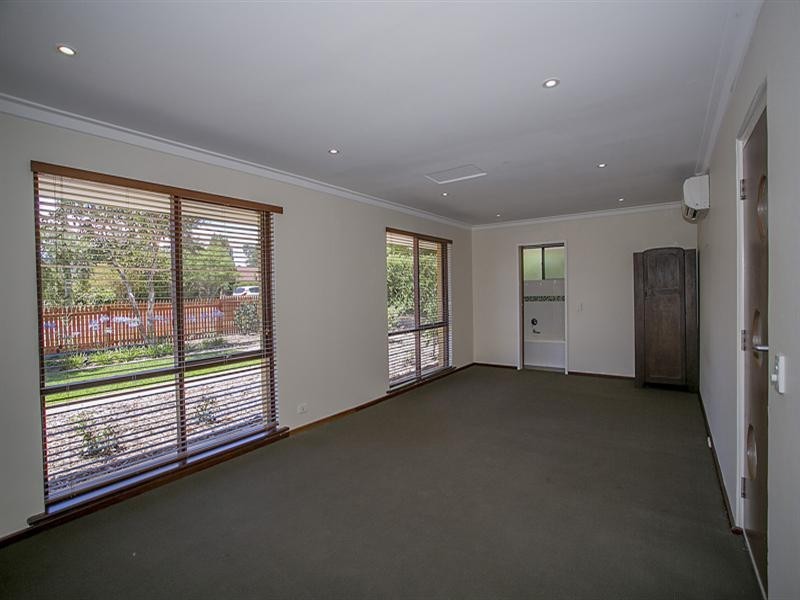 12 Shirley Road, Walliston WA 6076