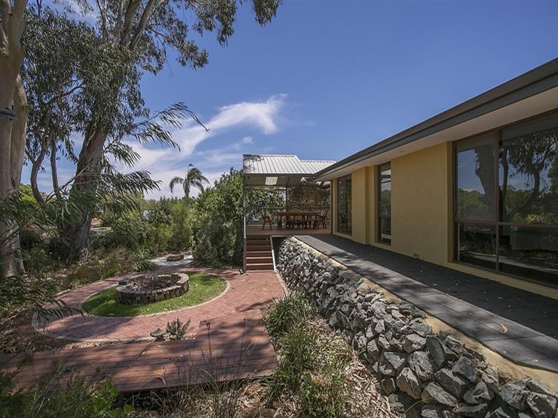 12 Shirley Road, Walliston WA 6076