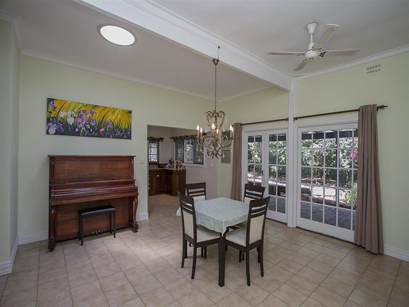 4 Burns Road, Kalamunda WA 6076