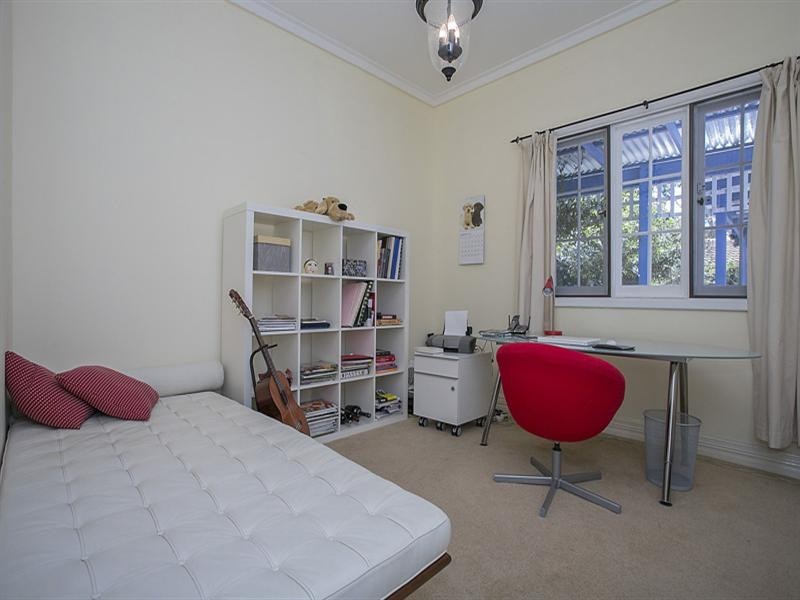 4 Burns Road, Kalamunda WA 6076