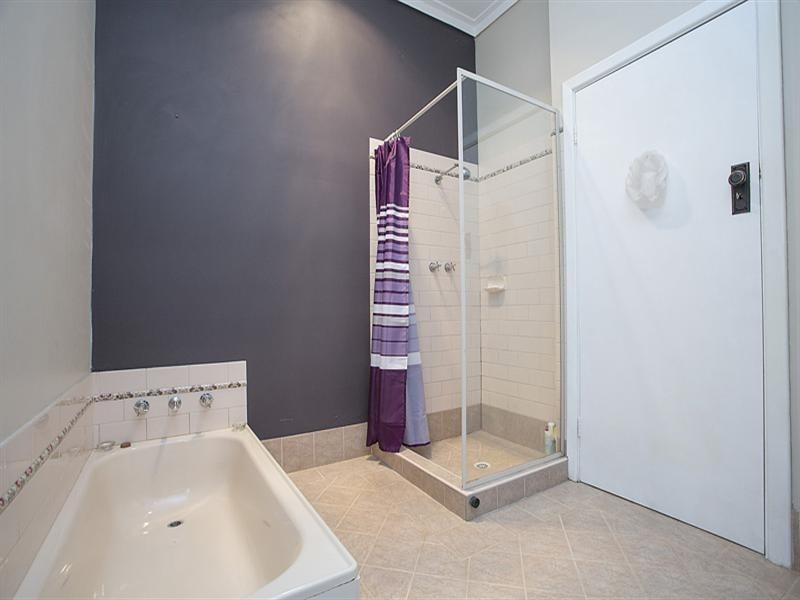 4 Burns Road, Kalamunda WA 6076