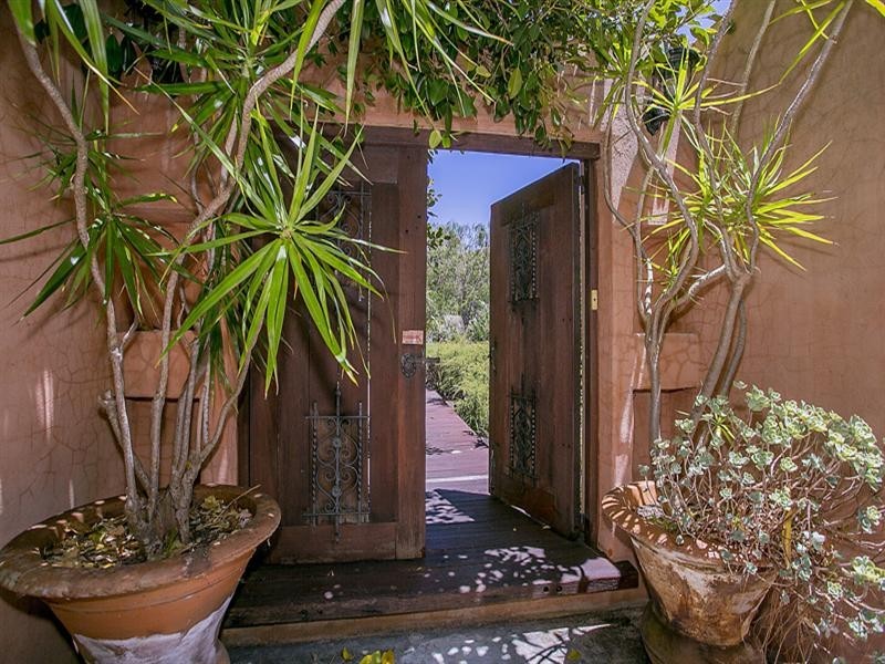 15 Welshpool Road East, Lesmurdie WA 6076