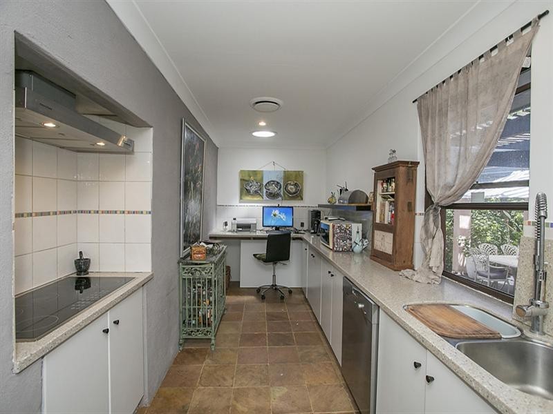 15 Welshpool Road East, Lesmurdie WA 6076