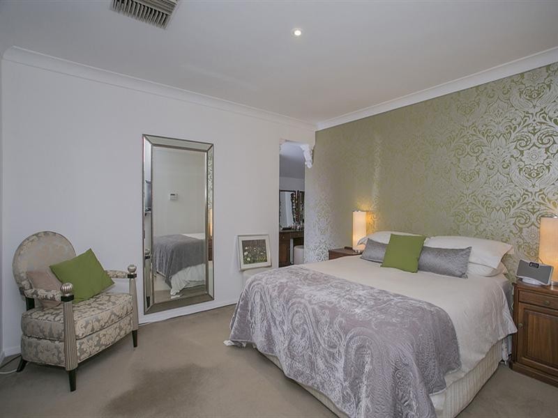 15 Welshpool Road East, Lesmurdie WA 6076